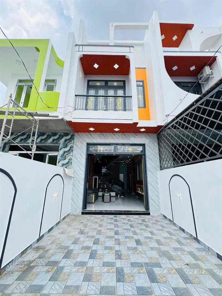 HẠ GIÁ BÁN GẤP NHÀ NGAY CHỢ LONG THƯỢNG VỀ BÌNH CHÁNH CHỈ 5 PHÚT