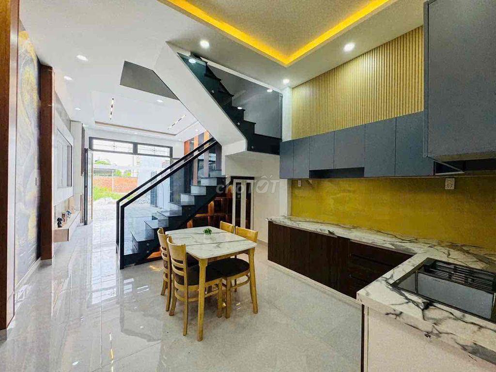 HẠ GIÁ BÁN GẤP NHÀ NGAY CHỢ LONG THƯỢNG VỀ BÌNH CHÁNH CHỈ 5 PHÚT