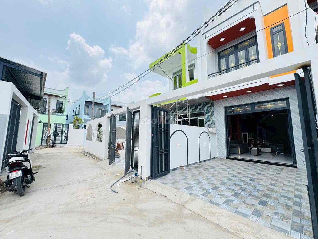 HẠ GIÁ BÁN GẤP NHÀ NGAY CHỢ LONG THƯỢNG VỀ BÌNH CHÁNH CHỈ 5 PHÚT