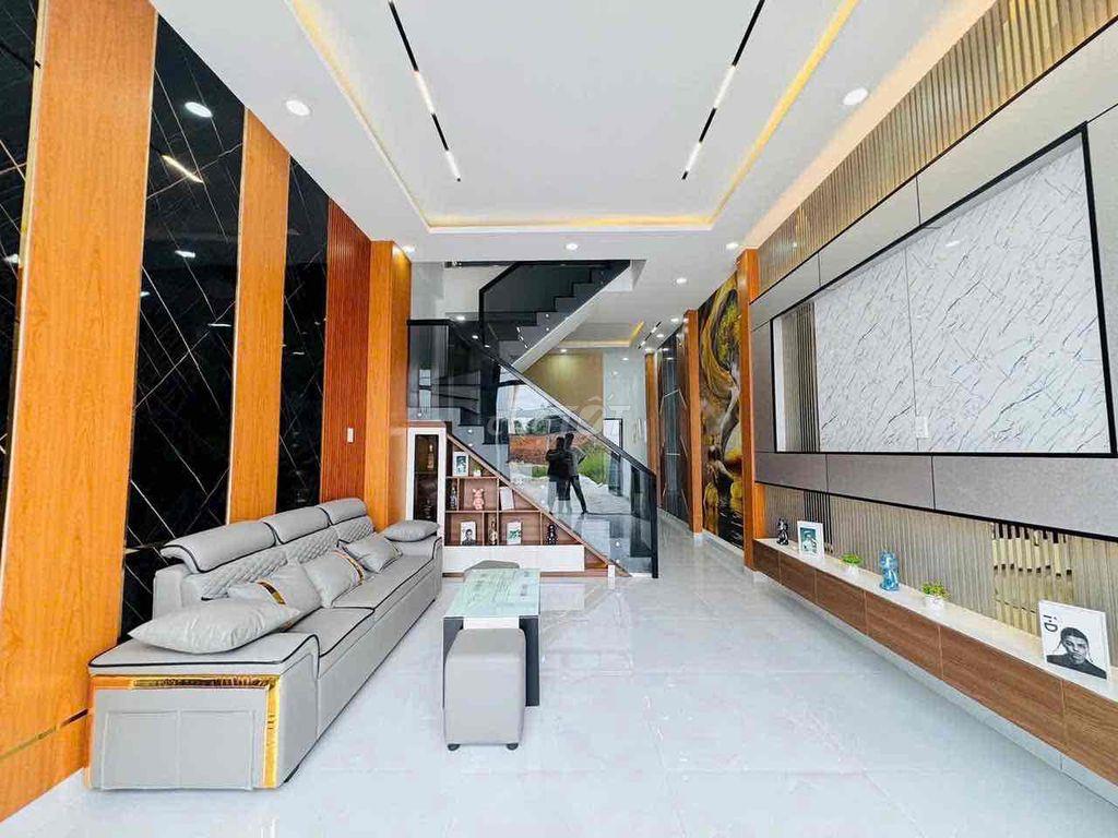 HẠ GIÁ BÁN GẤP NHÀ NGAY CHỢ LONG THƯỢNG VỀ BÌNH CHÁNH CHỈ 5 PHÚT