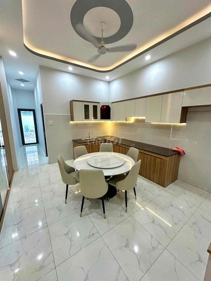 CHỦ BỂ NỢ BÁN NHANH NHÀ PHỐ ĐƯỜNG LỚN SỔ HOÀN CÔNG TẶNG NỘI THẤT 2T490