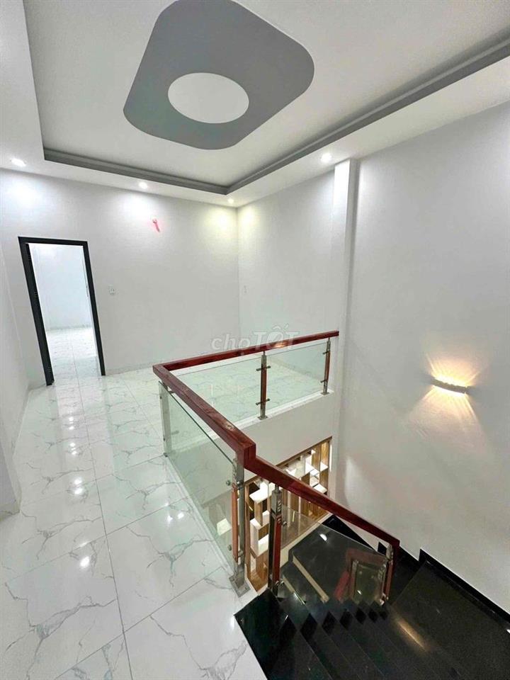 CHỦ BỂ NỢ BÁN NHANH NHÀ PHỐ ĐƯỜNG LỚN SỔ HOÀN CÔNG TẶNG NỘI THẤT 2T490