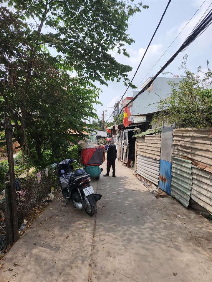 Chính chủ cần bán nhà nát hẻm>3m BChánh.dt đất: 293m2.Bán nhanh 8 tỷ.