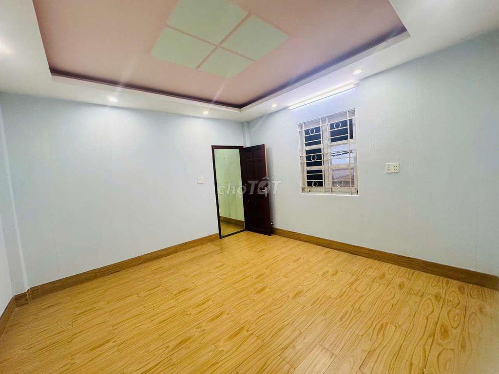 Cho thuê nhà góc 2 mặt tiền, DTSD:100m2. Ko tiếp QC