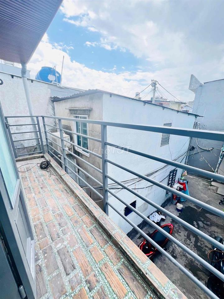 QUẬN 8 – Nhà C2 phạm hùng