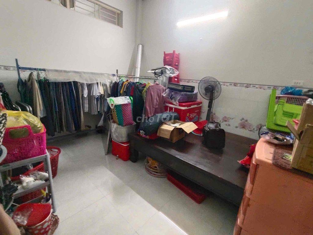 Nhà ở Tân Bửu Huyện Bến lức cũ giáp bình chánh có sổ riêng