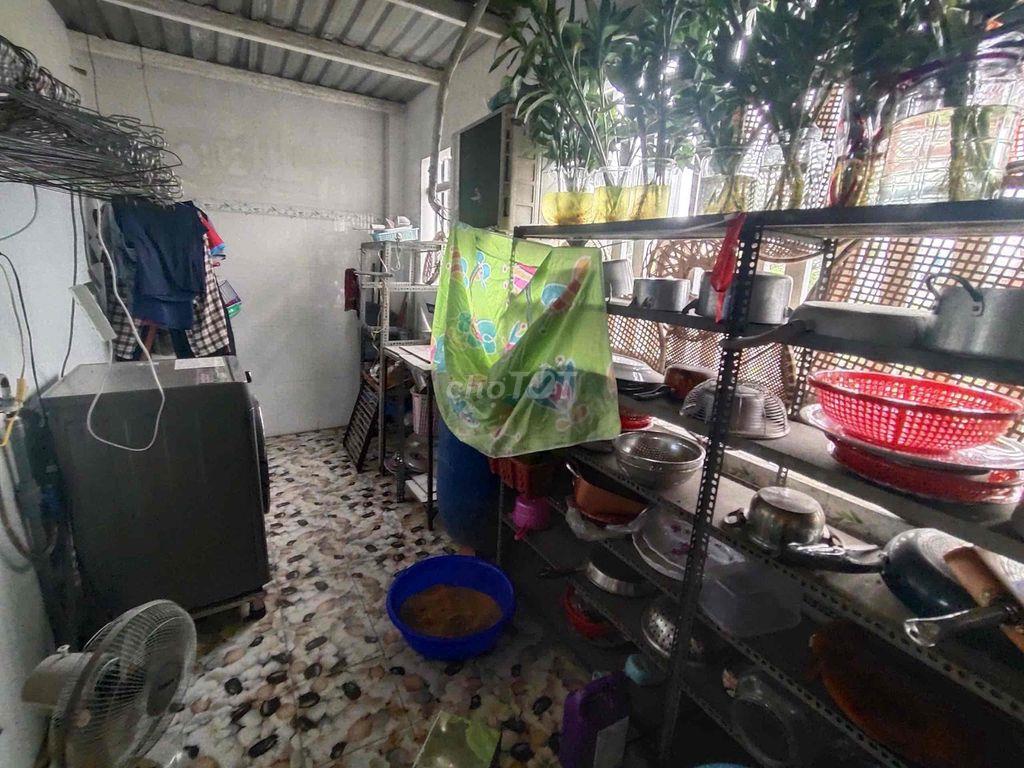 Nhà ở Tân Bửu Huyện Bến lức cũ giáp bình chánh có sổ riêng