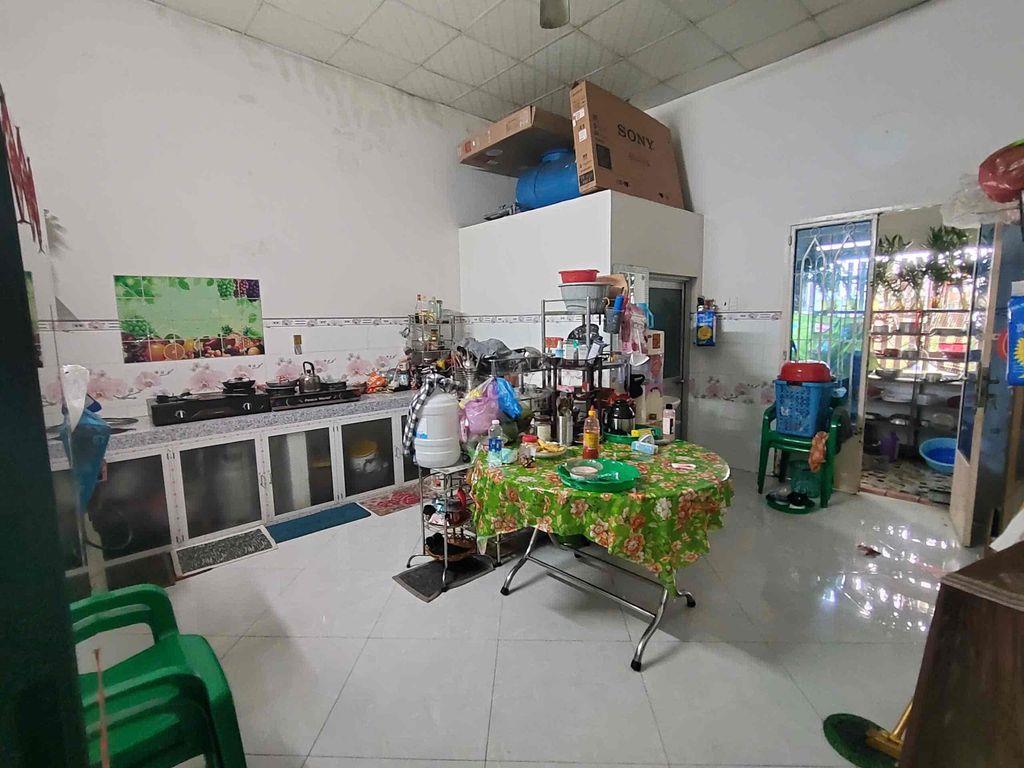 Nhà ở Tân Bửu Huyện Bến lức cũ giáp bình chánh có sổ riêng