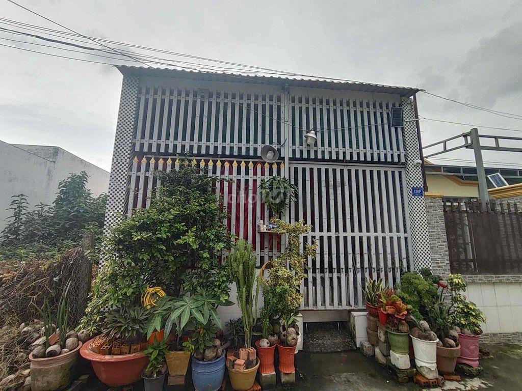 Nhà ở Tân Bửu Huyện Bến lức cũ giáp bình chánh có sổ riêng