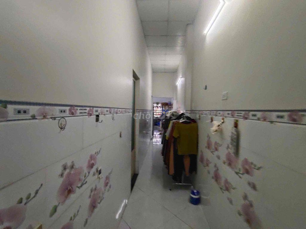 Nhà ở Tân Bửu Huyện Bến lức cũ giáp bình chánh có sổ riêng