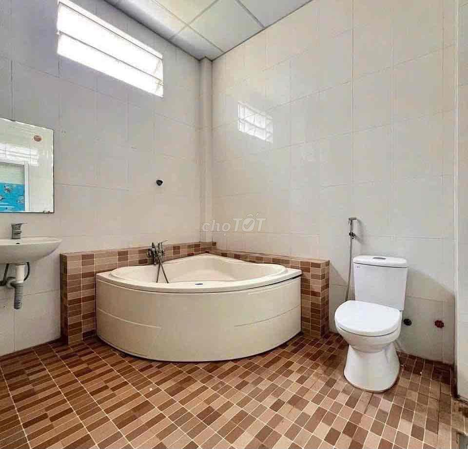 ❌ Áp lực nợ nần nên chủ cần bán gấp, xây ở được 3 năm.