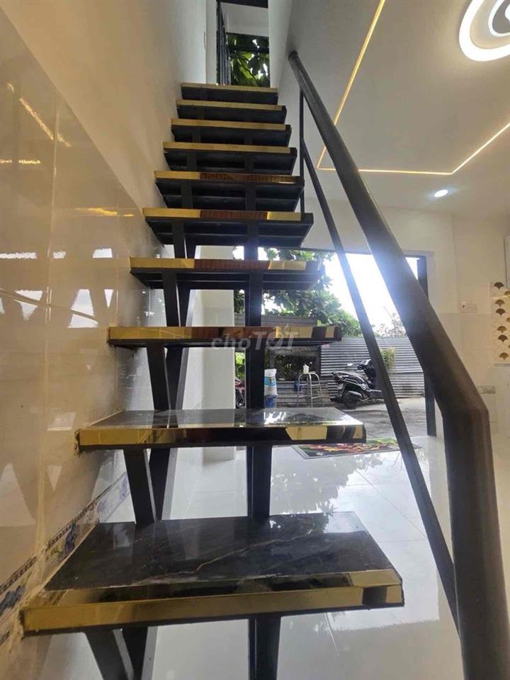 Nhà Mặt Tiền Hẻm 6M - Kinh Doanh Tốt