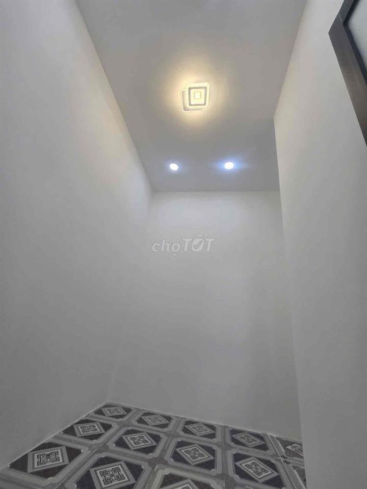 Nhà Mặt Tiền Hẻm 6M - Kinh Doanh Tốt