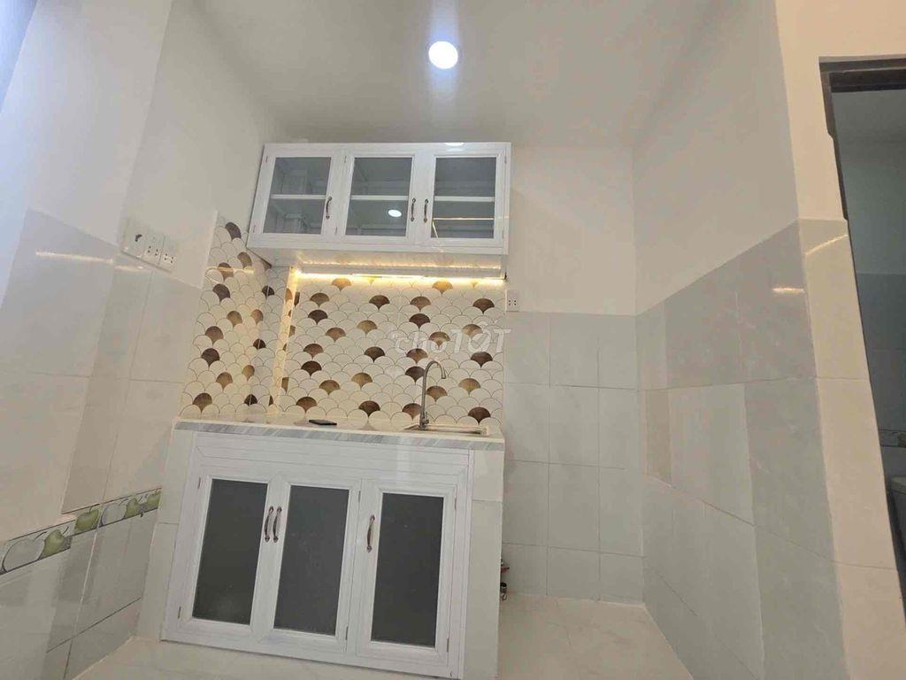 Nhà Mặt Tiền Hẻm 6M - Kinh Doanh Tốt