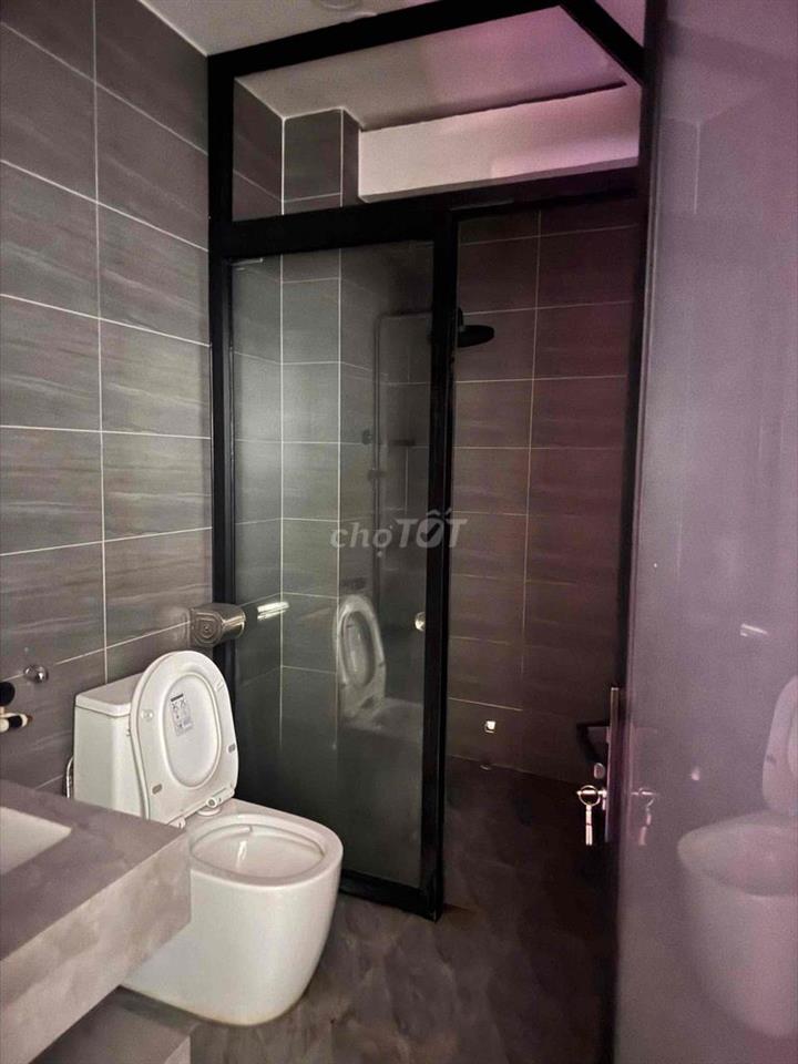 Nhà lớn gần Uỷ Ban Bình Hưng