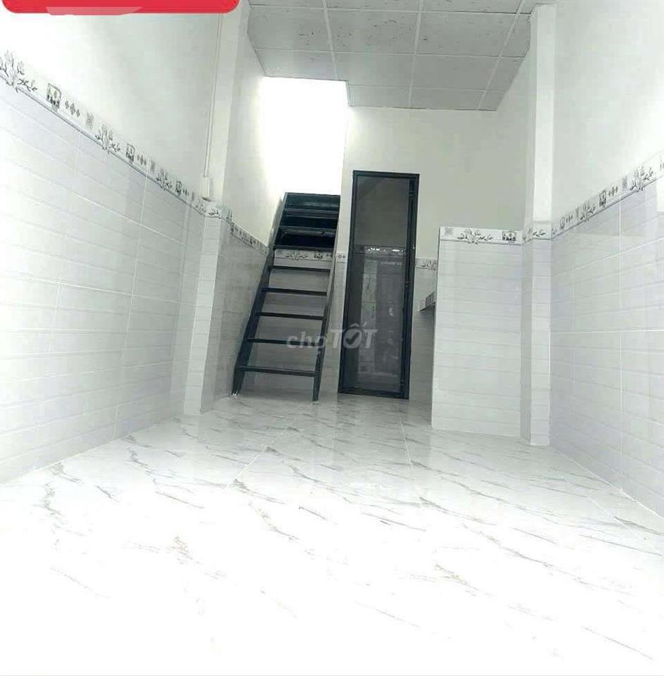 NHÀ NHỎ 2,5X6 CÓ GÁC HẺM C10 PHẠM HÙNG NGAY NGÃ 4 PH- NGUYỄN VĂN LINH