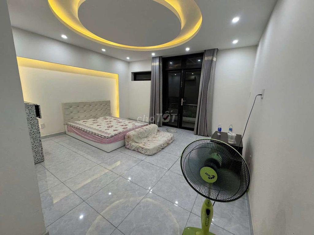 CHO THUÊ PHÒNG TRỌ 50M2 2PN CÓ BAN CÔNG KHU NAM LONG ĐỐI DIỆN VINCOME