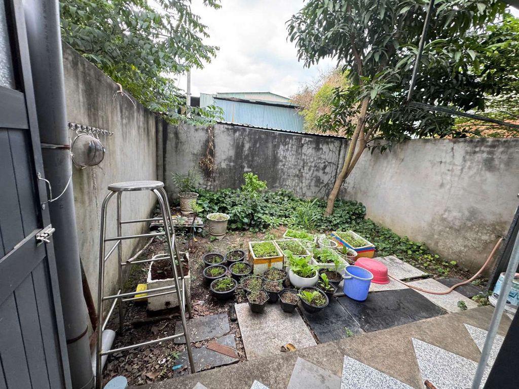 BÁN NHÀ CẤP 4 167M2 CÓ SÂN ĐỂ XE HƠI VÀ SÂN SAU TO TIỆN TRỒNG CÂY