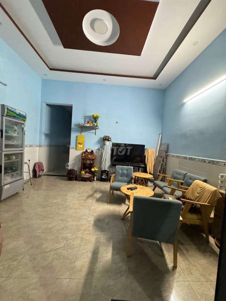 BÁN NHÀ CẤP 4 167M2 CÓ SÂN ĐỂ XE HƠI VÀ SÂN SAU TO TIỆN TRỒNG CÂY