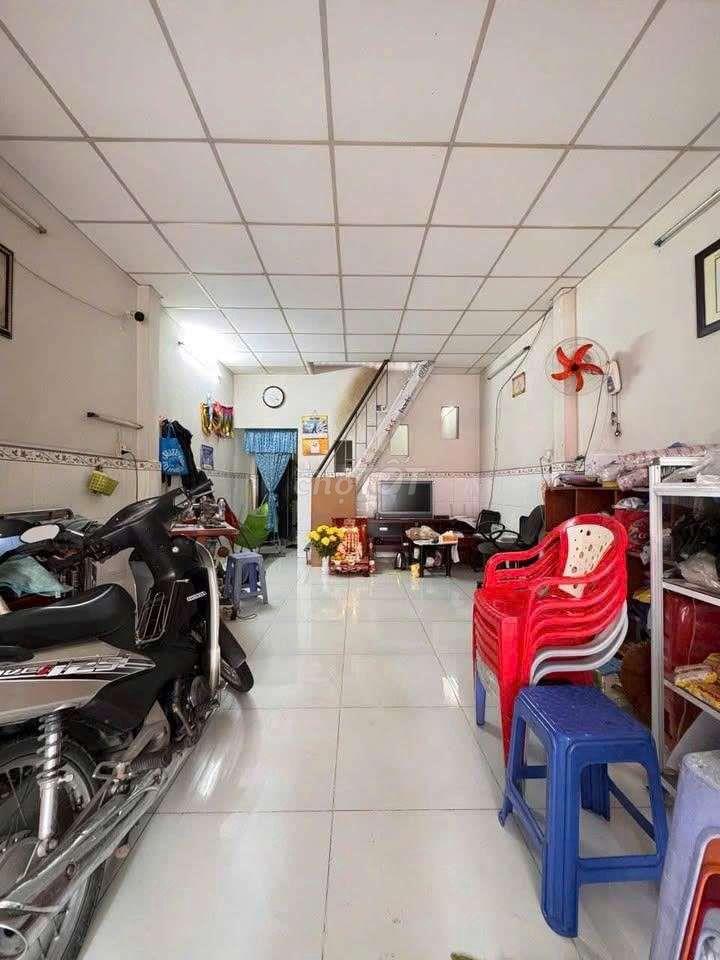 bán nhà chính chủ sổ hồng riêng ở chợ hưng long bình chánh 