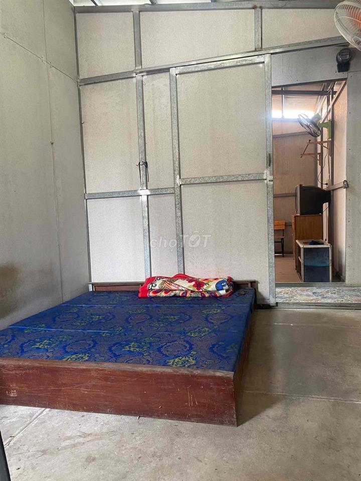 Phòng tầng 3,giờ giấc tự do,cửa vân tay,đủ nội thất,Kinh dương Vương