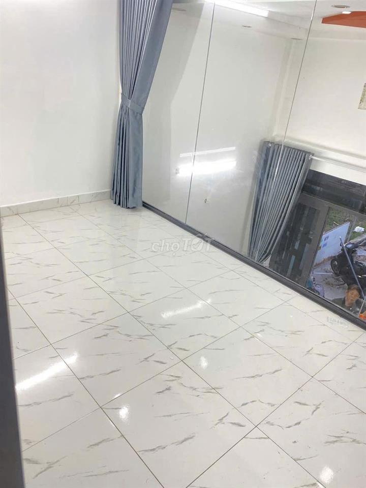 Bán nhà tặng xe 