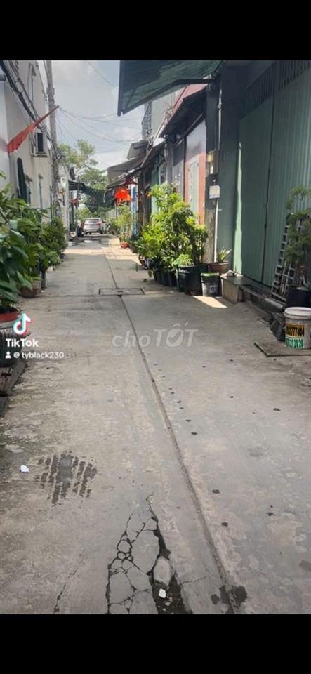 Bán nhà tặng xe 