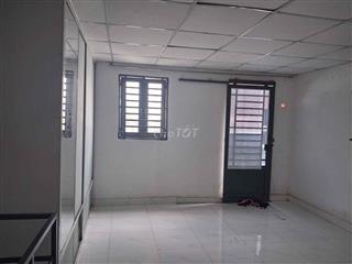 Nhà G4/10E gần cổng KCN Lê Minh Xuân 2 tỷ 54m2