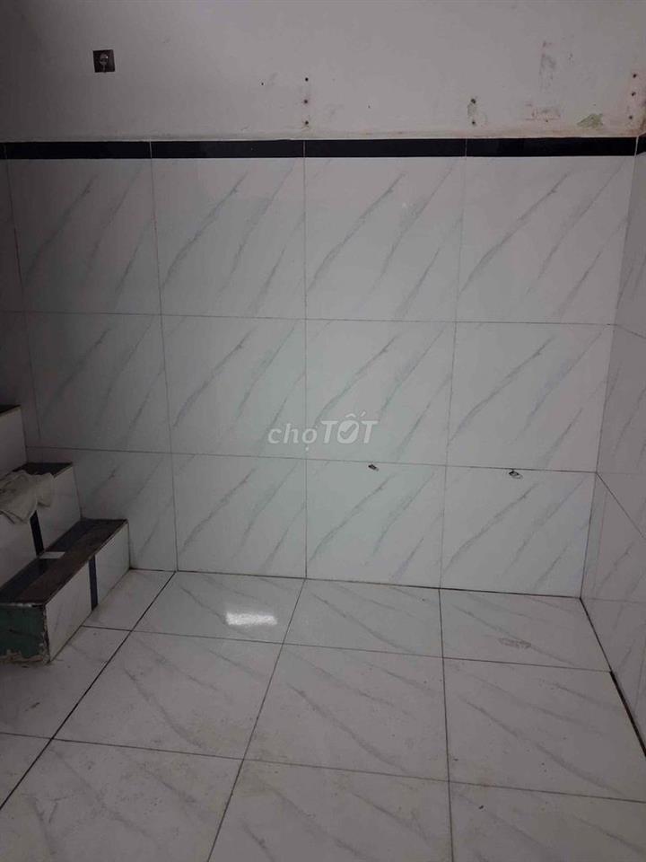 Nhà G4/10E gần cổng KCN Lê Minh Xuân 2 tỷ 54m2