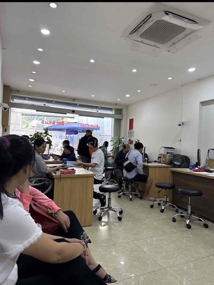 Cho thuê nhà nguyên căn mặt bằng KD 38tr/tháng 60A Hoà Bình