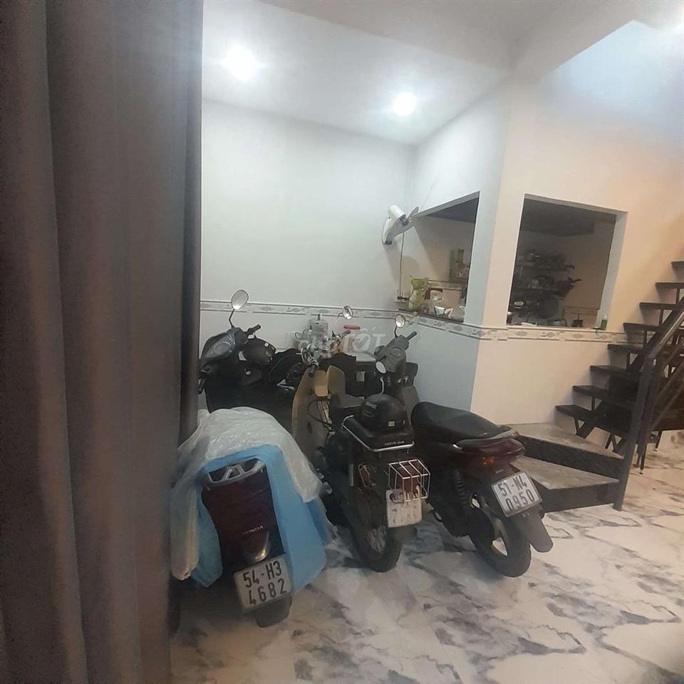 bán gấp nhà Bình Chánh