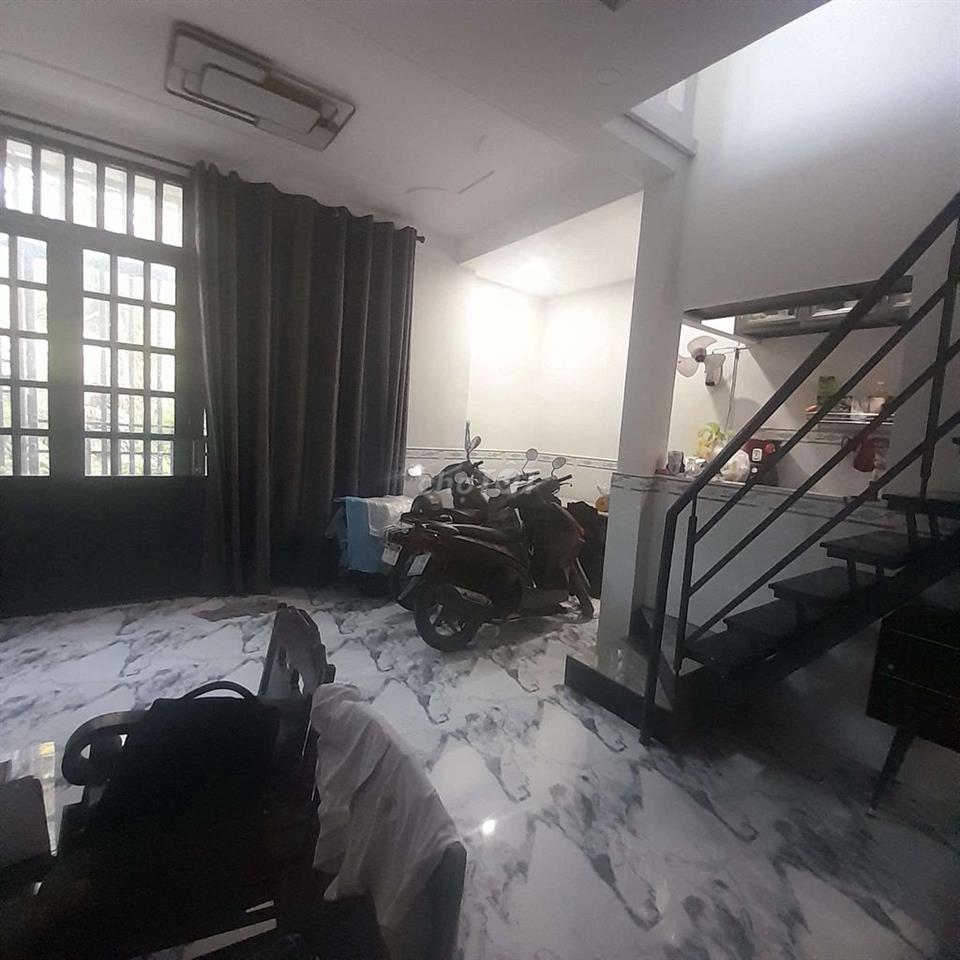 bán gấp nhà Bình Chánh
