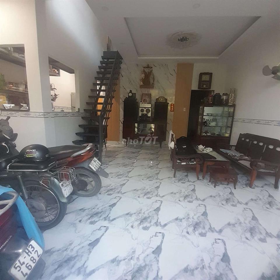 bán gấp nhà Bình Chánh