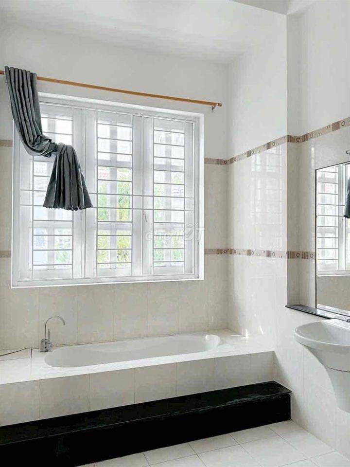 bán nhà số 11 đuờng số 9 ấp 5 xã phong phú bình chánh