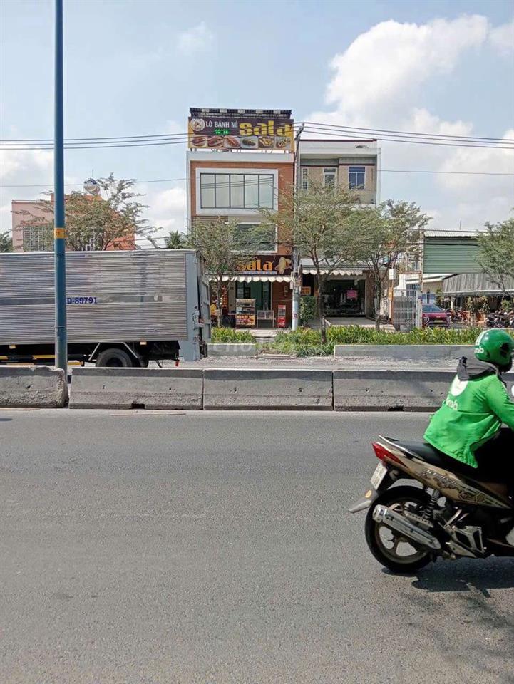 Nhà mặt tiền Trần Văn Giàu 117.4m2 . cần bán gấp.