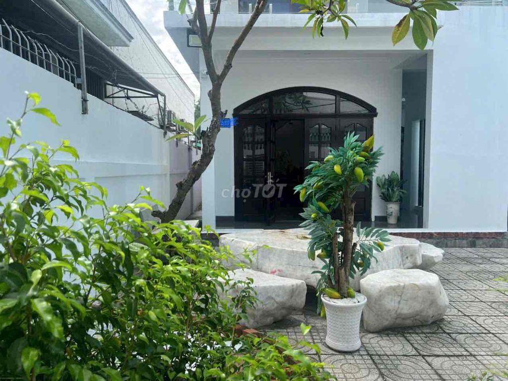 CẦN BÁN GẤP NHÀ BIỆT THỰ TTHC BÌNH CHÁNH
