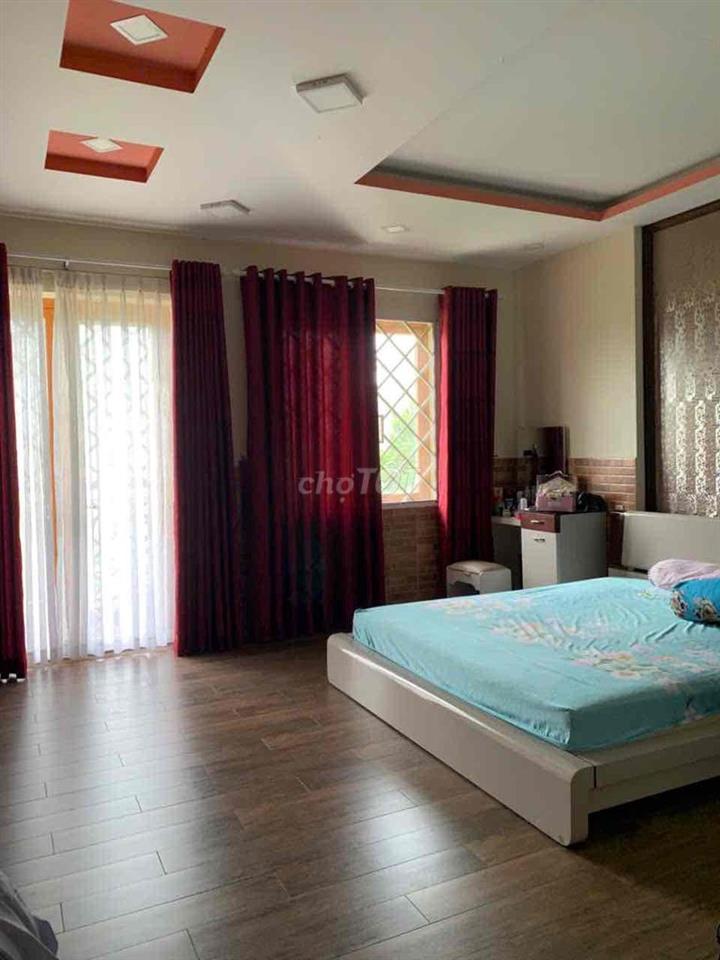 nhà phố gần trường quân đội