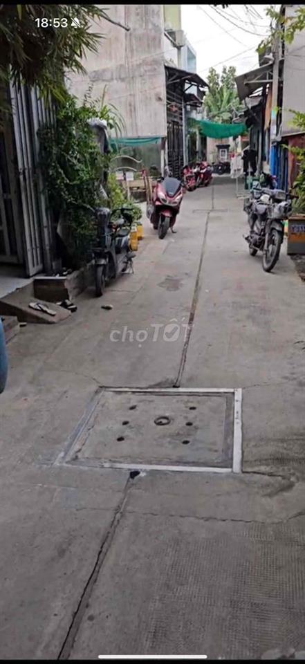 nhà hẻm bê tông, khu vực an ninh