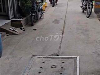 nhà hẻm bê tông, khu vực an ninh