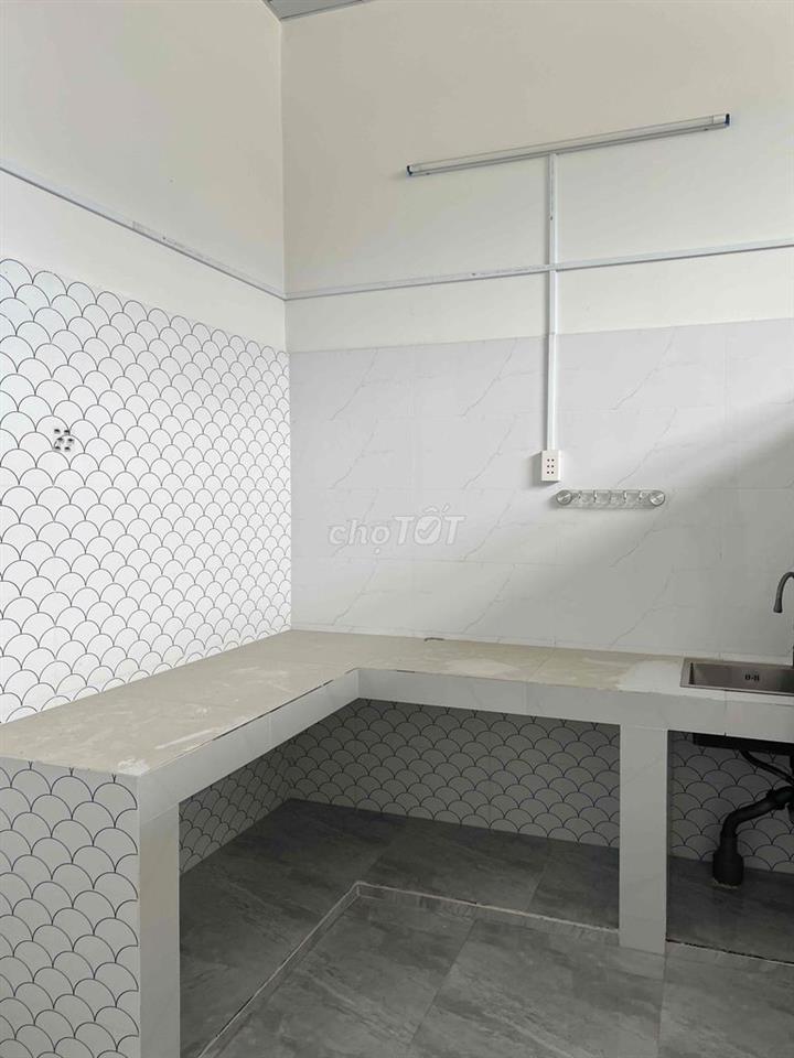 Nhà mặt tiền hẻm xe tải 5trieu 500