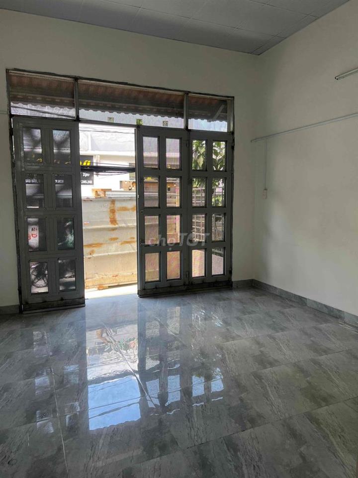 Nhà mặt tiền hẻm xe tải 5trieu 500