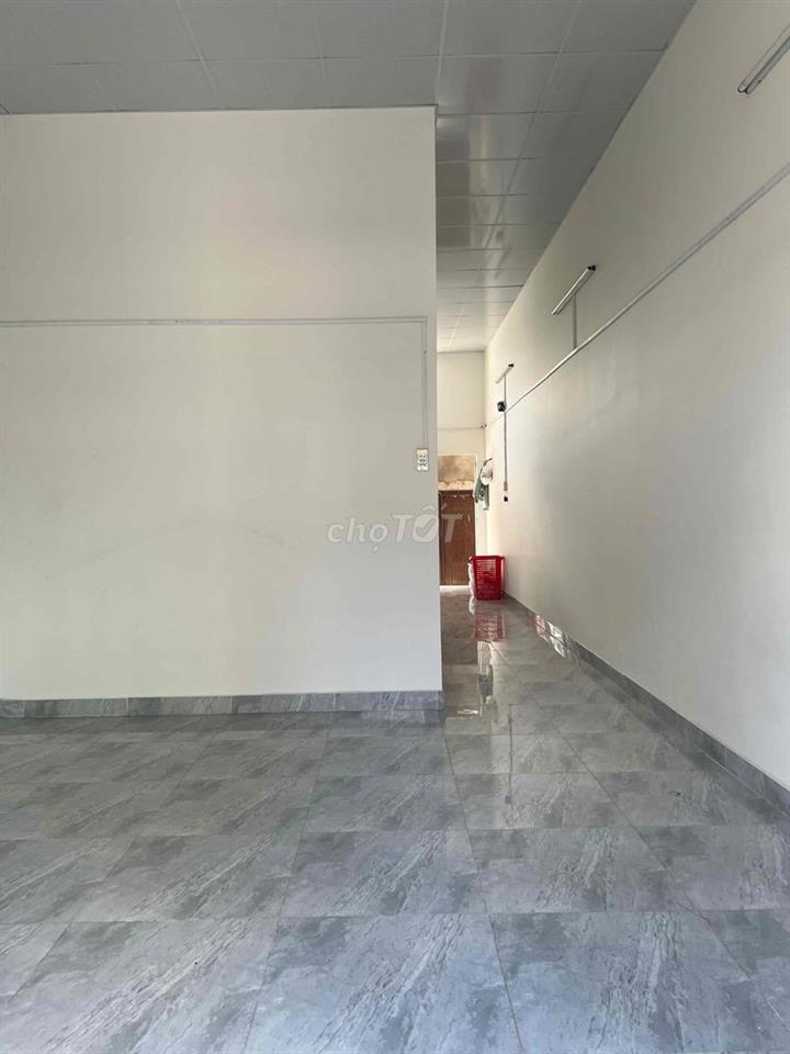 Nhà mặt tiền hẻm xe tải 5trieu 500