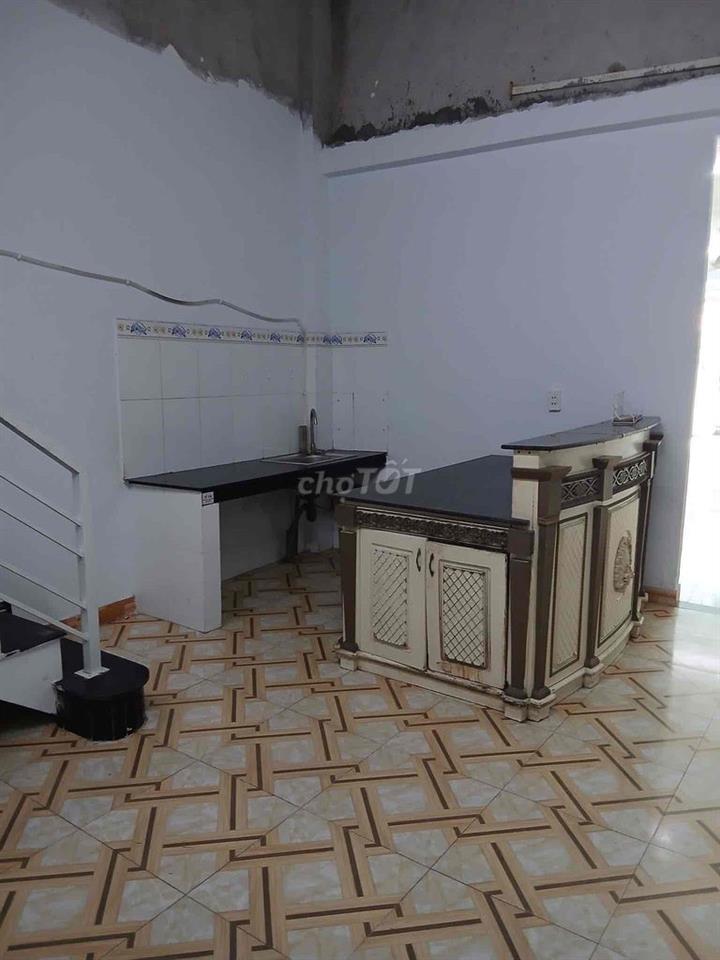 Nhà cho thuê giá 8 triệu 165m 1tret 1 lầu 3phong