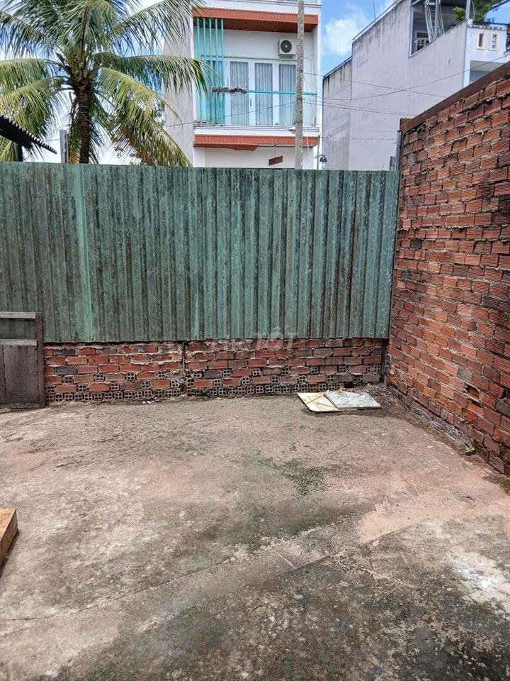 Nhà cho thuê giá 8 triệu 165m 1tret 1 lầu 3phong
