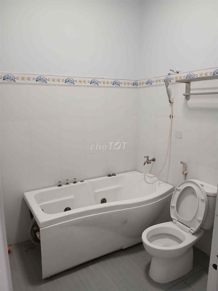 Nhà cho thuê giá 8 triệu 165m 1tret 1 lầu 3phong