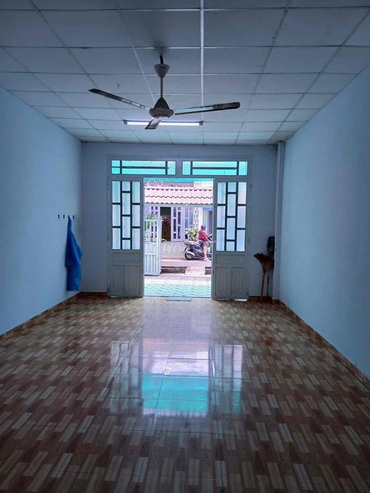 Nhà cho thuê giá 8 triệu 165m 1tret 1 lầu 3phong