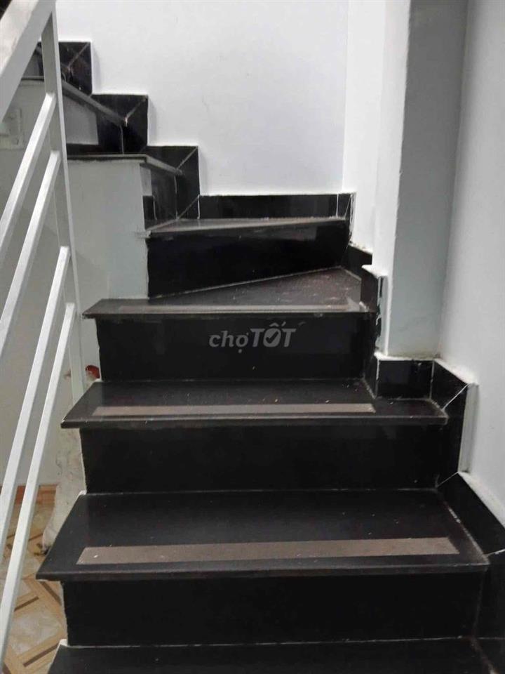 Nhà cho thuê giá 8 triệu 165m 1tret 1 lầu 3phong