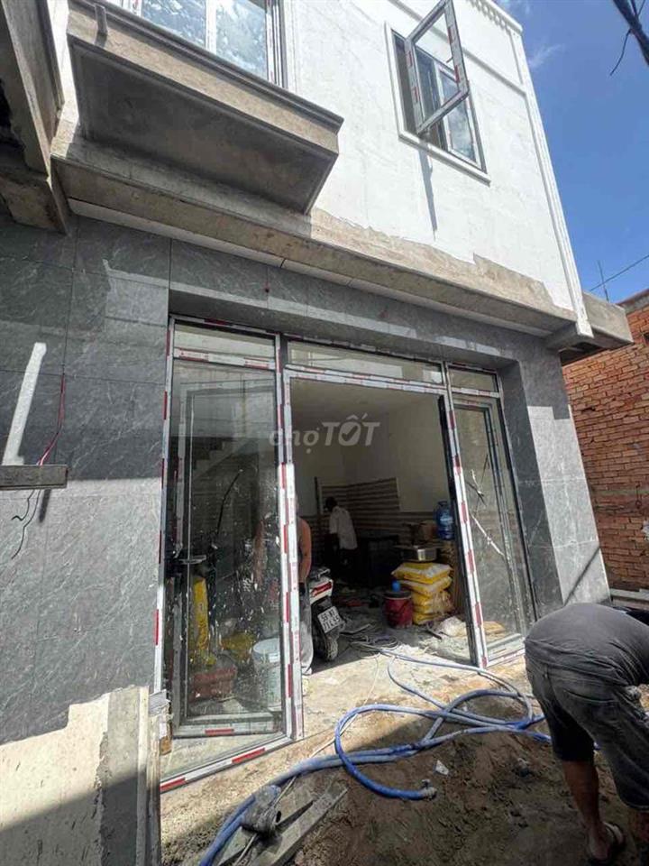 Nhà cho thuê 1 trệt 1 lau 6 triệu gần bến xe quận 8