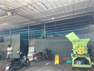 kho xưởng 300 m giá 15 triệu