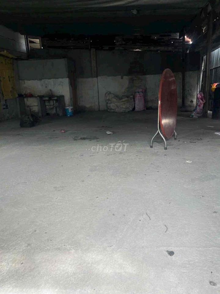 kho mặt tiền90 hẽm lớn Giá 6 triệu